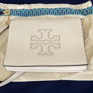 Tory Burch Crossbody cream color excellent condition